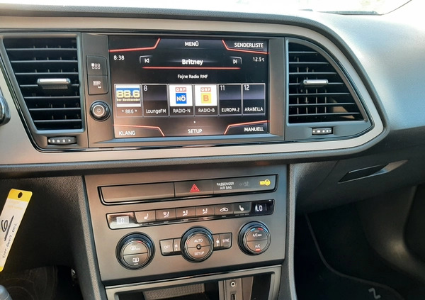 Seat Leon cena 41900 przebieg: 207000, rok produkcji 2017 z Słomniki małe 301